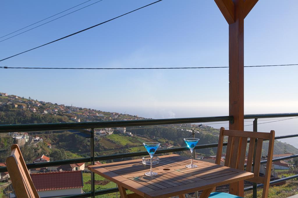 Typical Madeira Orchid House Villa Calheta  Rum bild